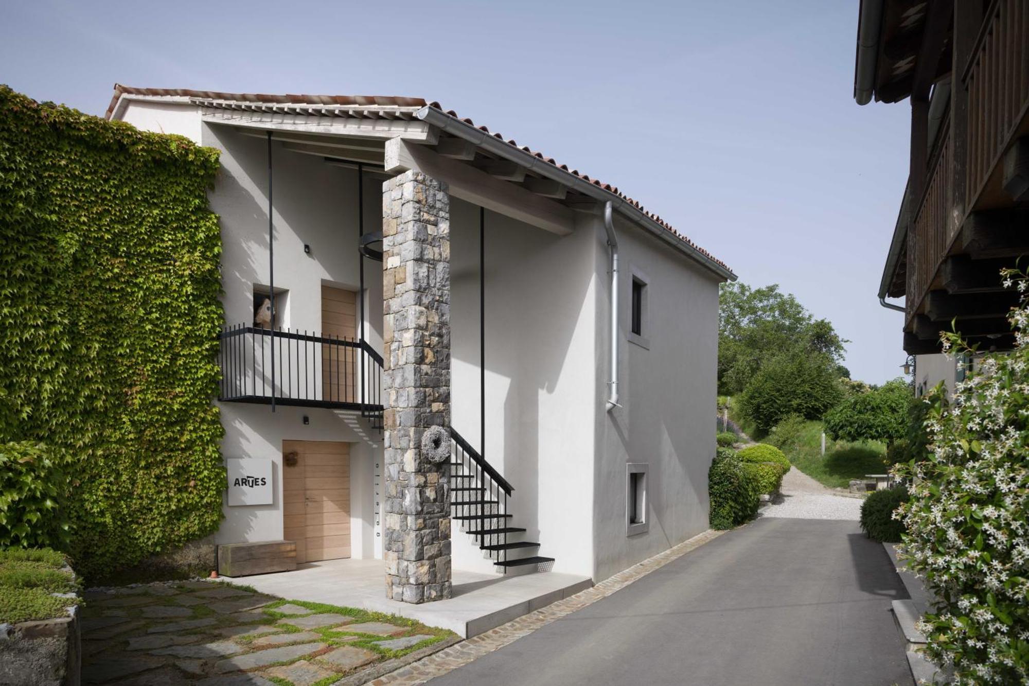 Villa Artes With Free Hot Tub & Sauna Branik Dış mekan fotoğraf